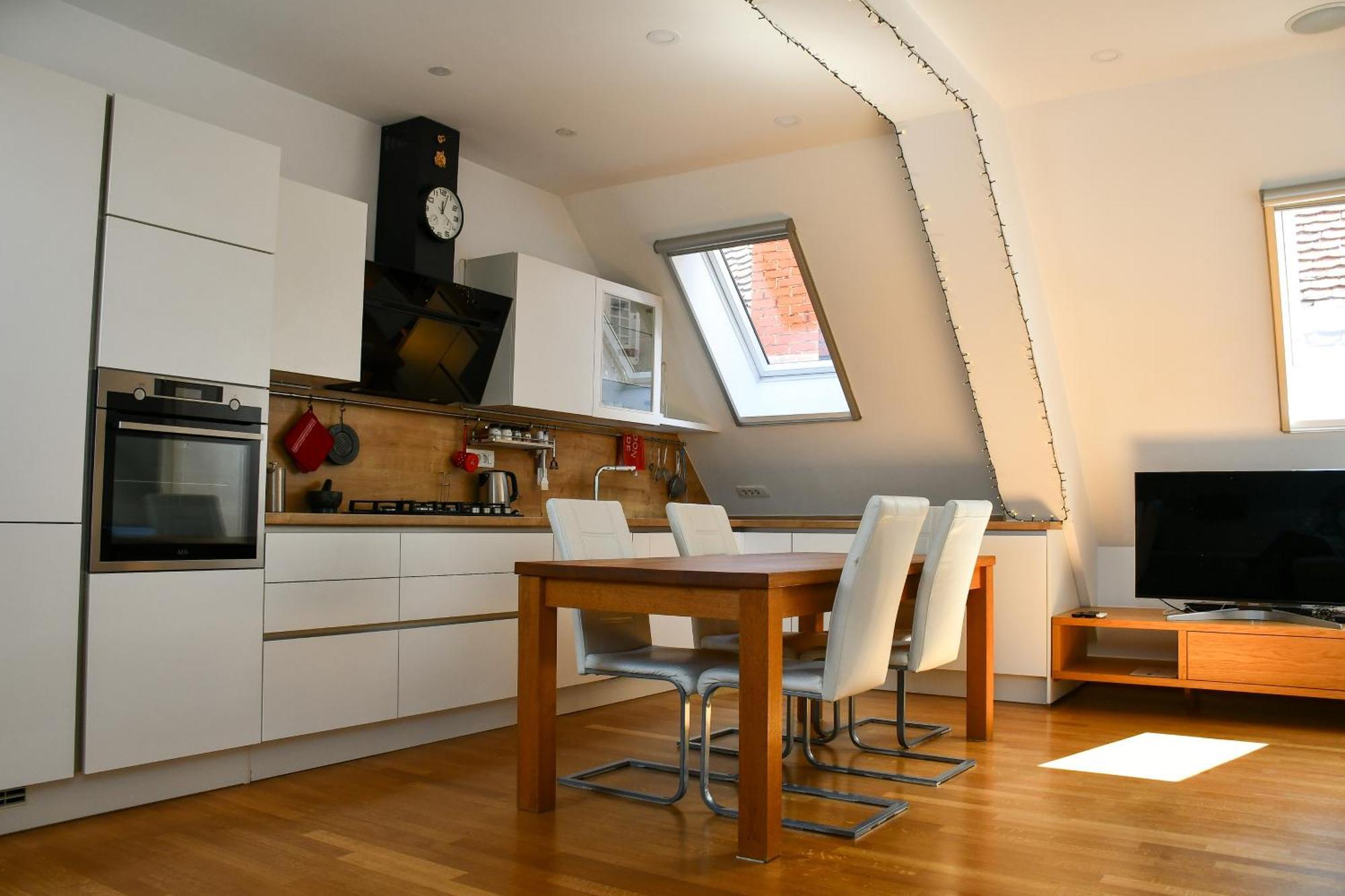 Apartman Stairway To *